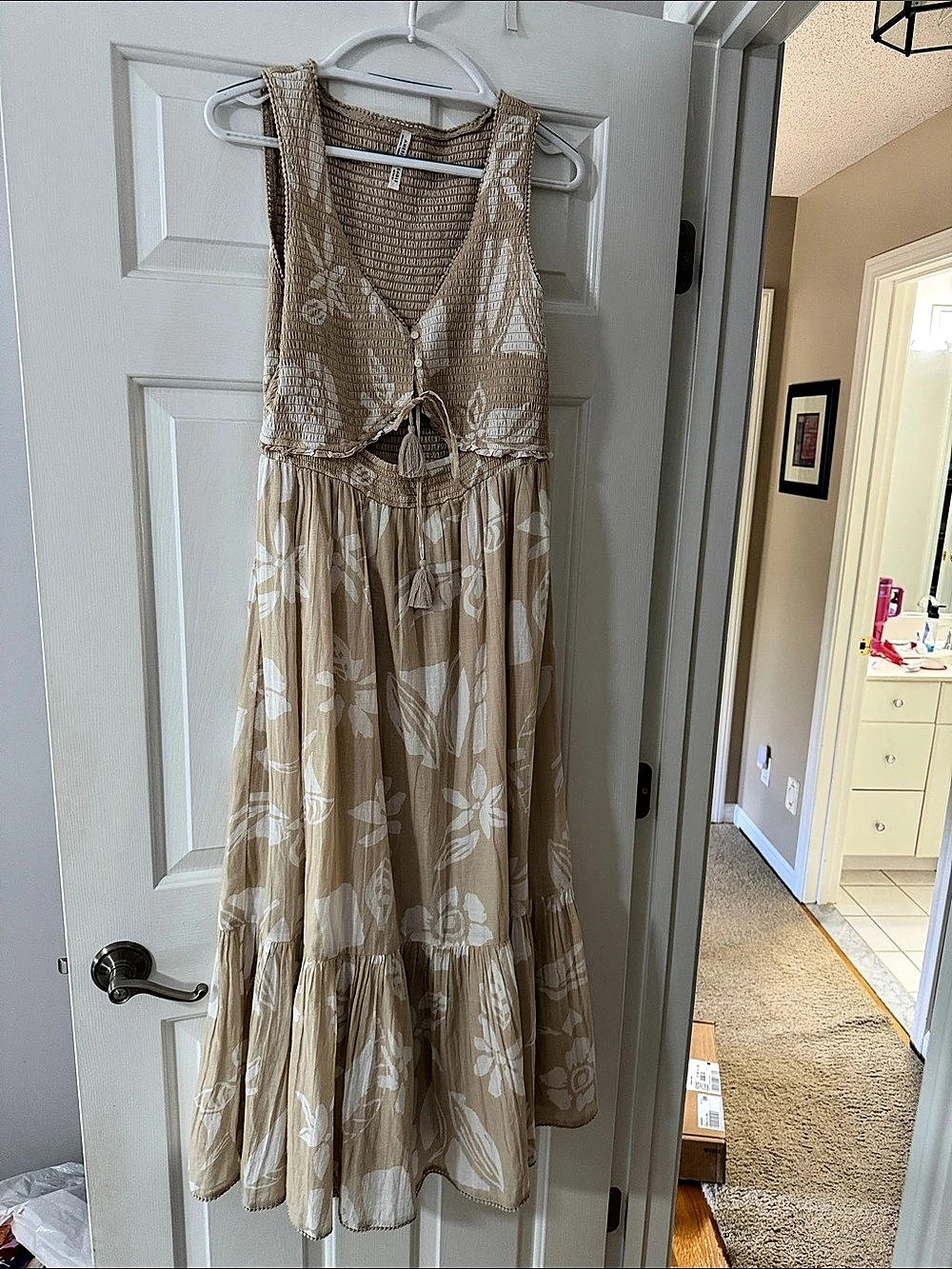 American Eagle Floral Maxi Dress Cream & White